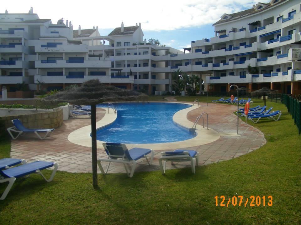 Duquesa And Golf With A Spectacular Sea View Manilva