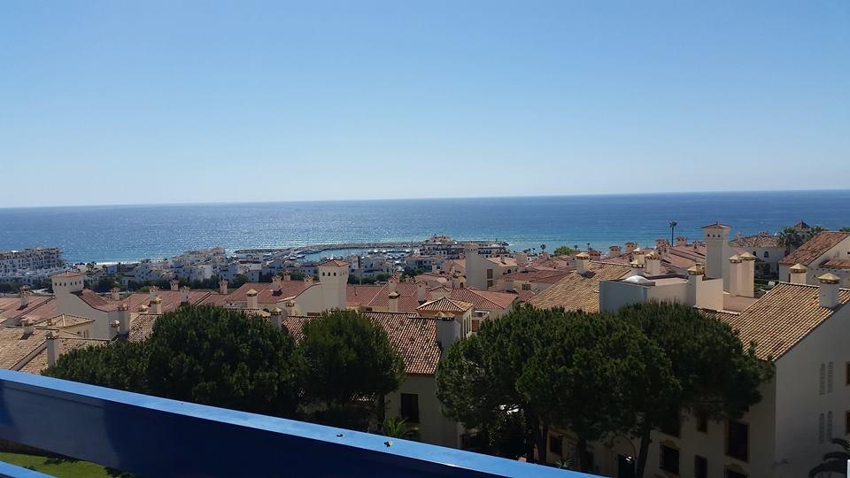 Duquesa And Golf With A Spectacular Sea View Apartment
