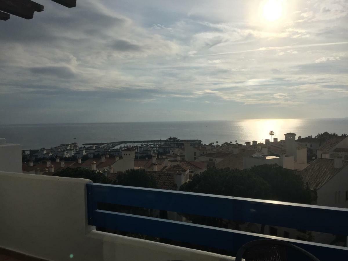 Duquesa And Golf With A Spectacular Sea View Manilva